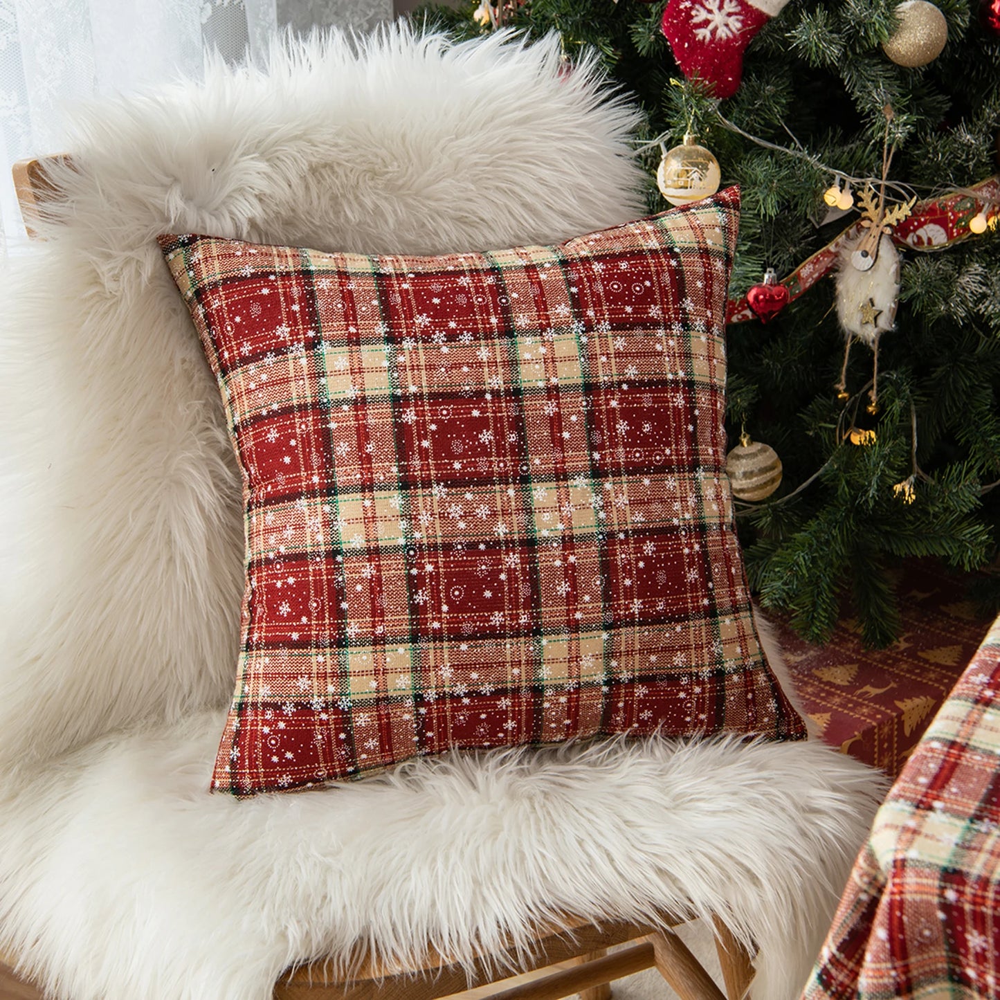 45x45cm Square Pillow Cases Christmas Scottish Tartan Plaid Cushion Covers Bed Sofa Pad Party Decor Snowflake Throw Pillow Cover